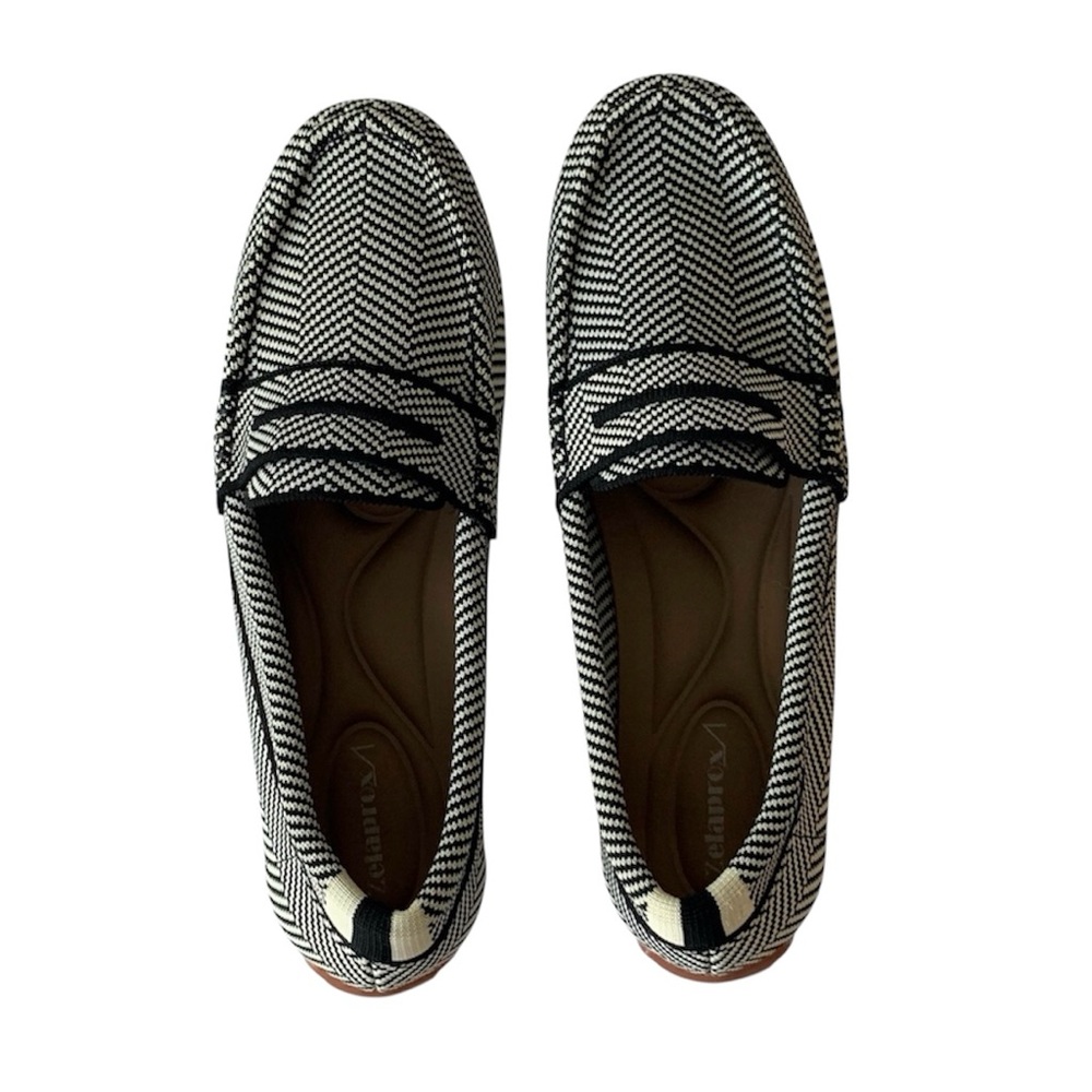 Black and White Flats Chevron/Stripes Design with Moccasins Shape - NWT